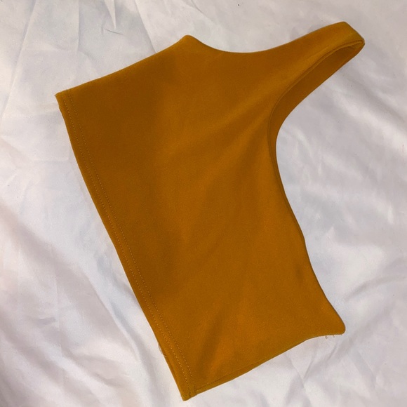 Rebellious Fashion one strap crop top - Picture 2 of 5